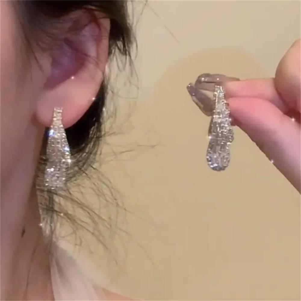 Elegant French Court Rhinestone Water Drop Tassel Earrings