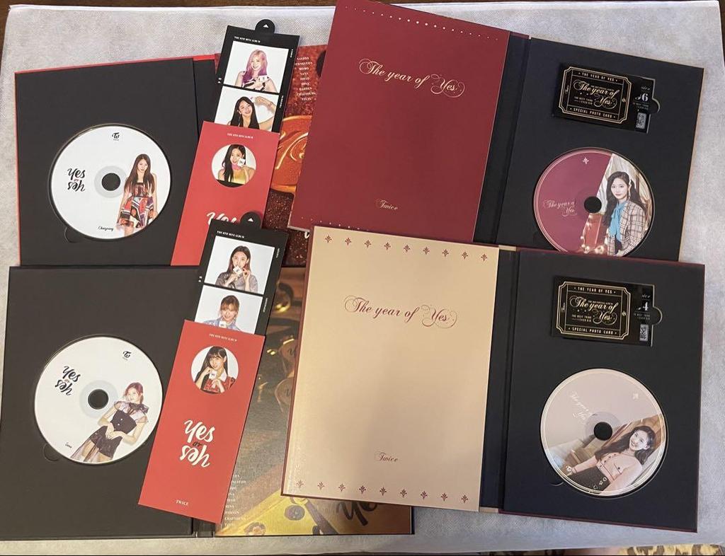 [USED] TWICE Album Goods Set