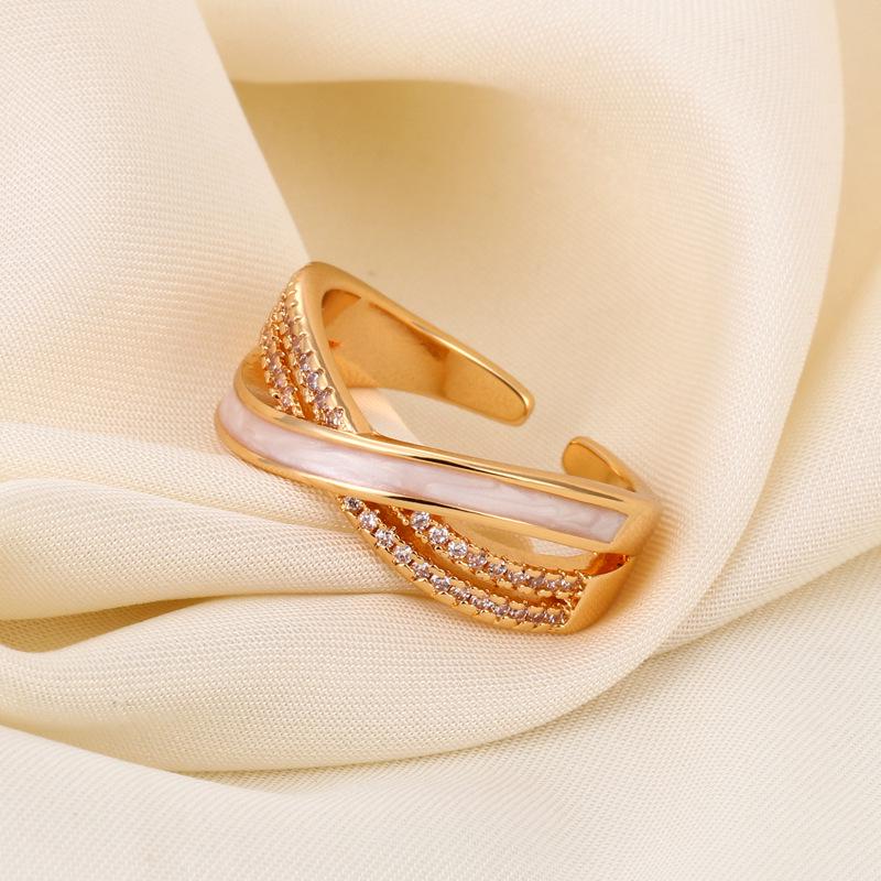 Inel Cruce cu Zircon Francez Placat cu Aur de 18k: Design Geometric și Elegant Deschis pentru Femei