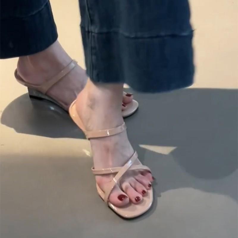 French Gentle Cross with Slope Heel Open-toed Sandals Women's Summer Wear 2025 New Temperament with Skirt Cool Slippers