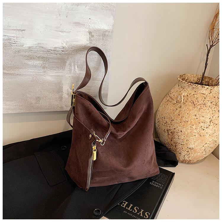 Bag Women's Casual Underarm Bag 2025 New Simple Retro Large Capacity Crossbody Tote Bag Feel Shoulder Bag