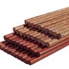 Špičkové přírodní červené santalové dřevo kuřecí křídlo hůlky, nelakované a nevoskované, protiskluzové, dlouhé.