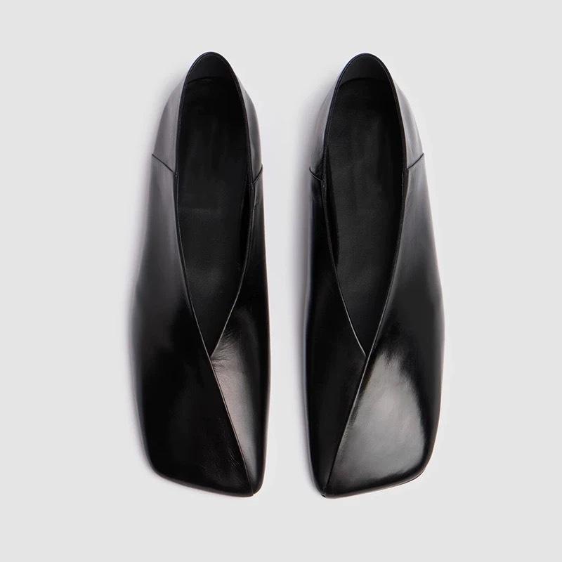 Leather French niche V-mouth diagonal square head flat-soled single shoes women's 2025 new spring fashion one-pedal grandma shoes