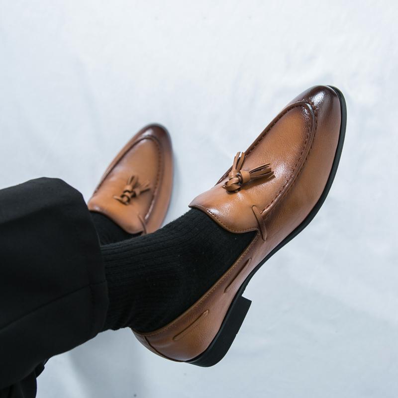 Fashion Men Business Tassel Shoes Men Shoes with Casual Comfortable  Fashionable Pointed Loafers British Banquet Men's Shoes Sizes 38-46