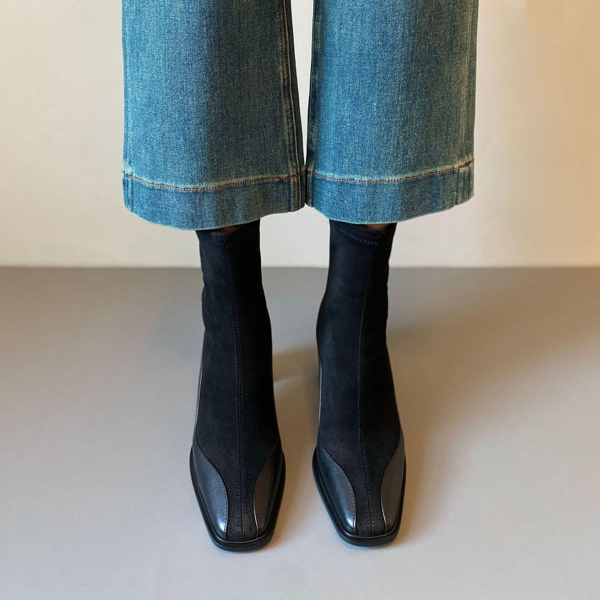 

Повседневные большого размера французские короткие ботильоны на высоком каблуке женские 2024 новые замшевые ботинки Мартин квадратный каблук эластичные тонкие ботинки 35 чёрный