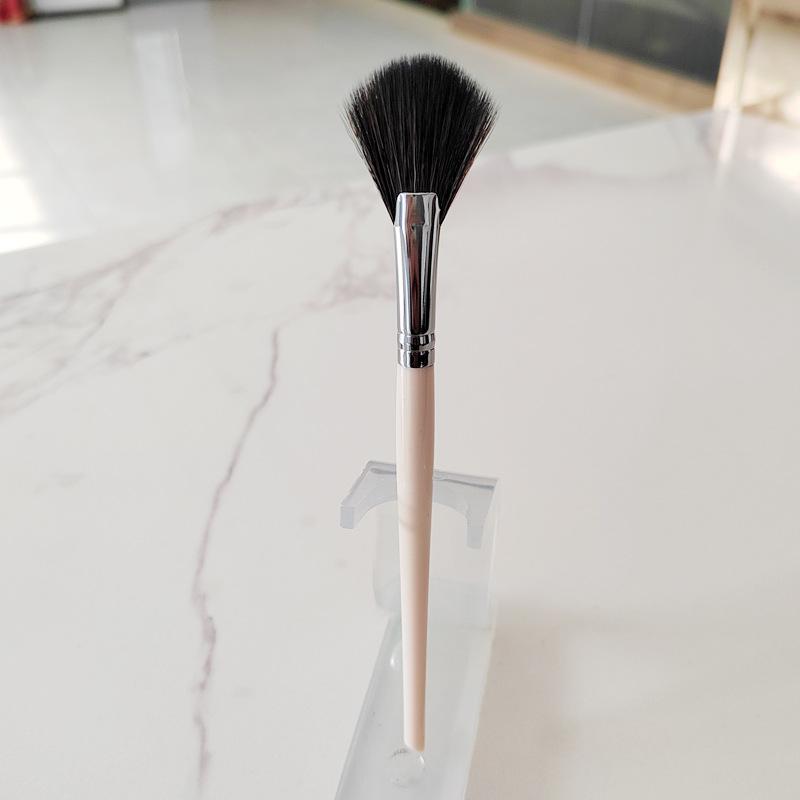 Brush Acid Skin Management Brush Highlight Brush Fan Brush Flat Small One Highlight Brush Soft-bristled Flash Powder Blush Brush