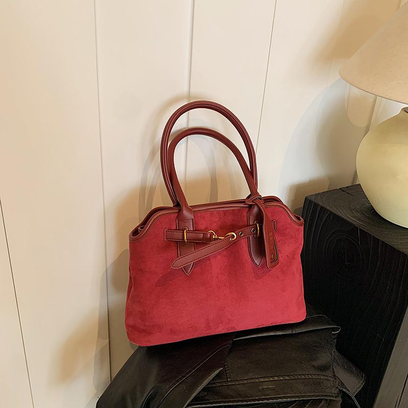 

Autumn and winter matte tote bag women s new niche design hand-held underarm bag shoulder commuter bag красный