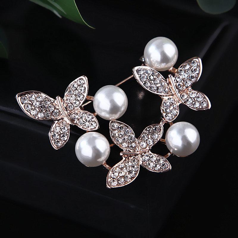 Gold-Plated Diamond Pearl Butterfly Brooch Pin Zhenyao Jewelry