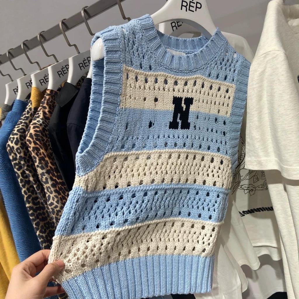 Nordic Autumn Logo Knit Sleeveless Striped Sweater Vest