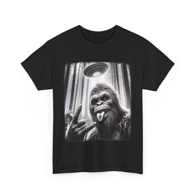 Sasquatch Selfie UFO Shirt, Bigfoot Rockt auf UFO Alien Lustiges T-Shirt