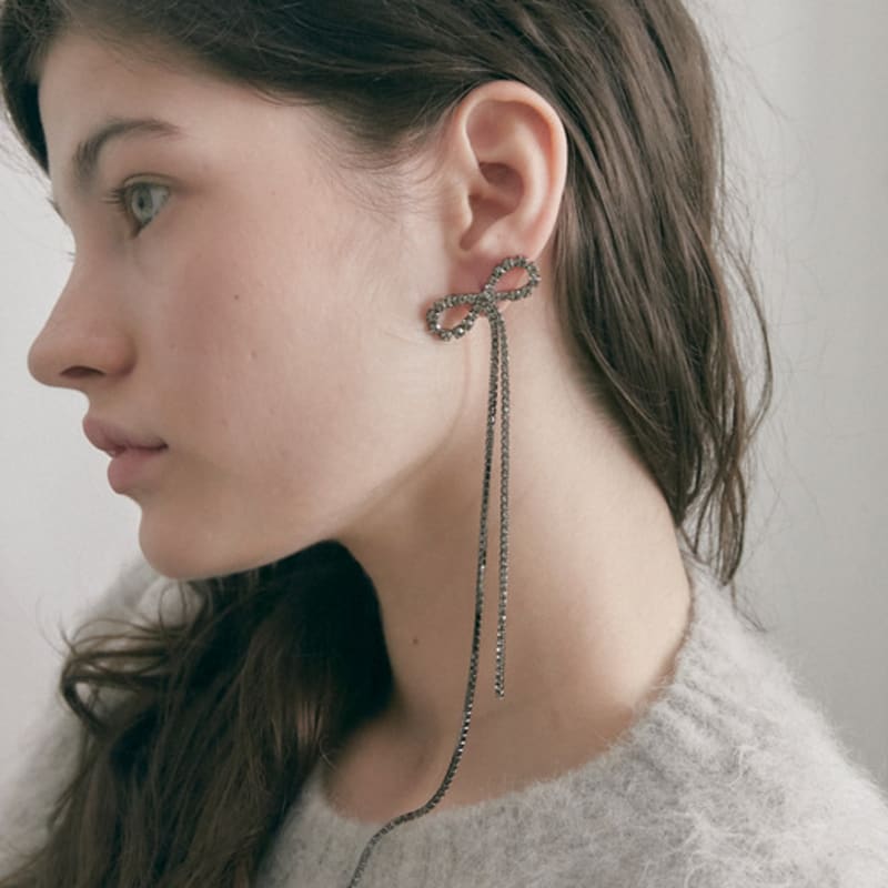 

of Lavishe Cubic Ribbon Drop Point Long Earrings Charcoal