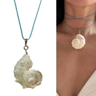 Conch Pendant Collarbone Necklace Crafted Of Shell and Cord Portable Jewelry for Women Beach Styles Accessory
