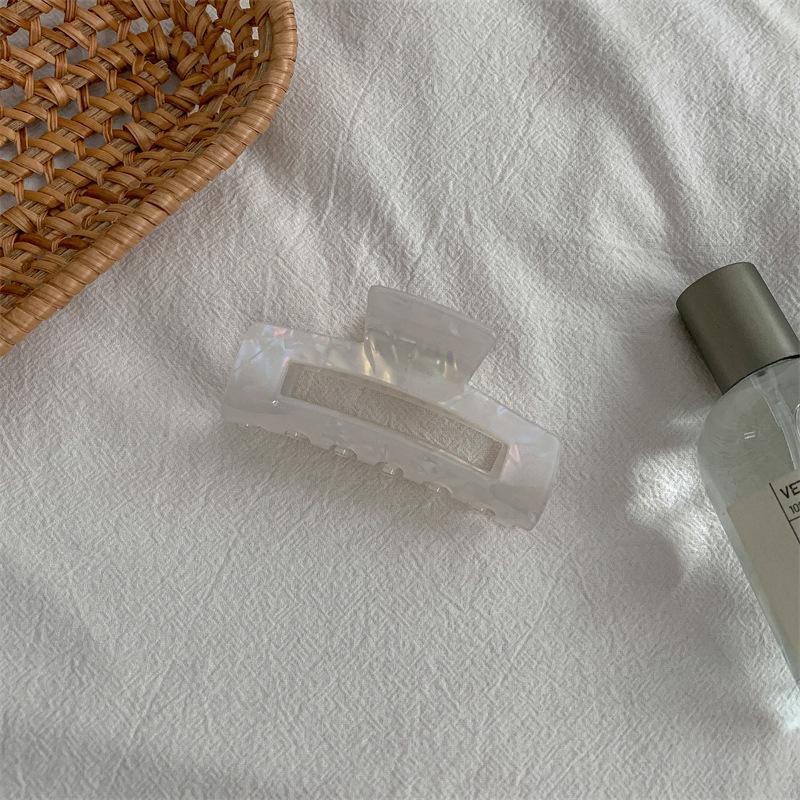 Korean Imitation Acetate High-End Shark Hair Clip - Elegant Hair Accessory for Stylish Looks