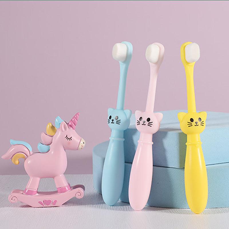 Cepillo de dientes de cerdas súper suaves con dibujos de gatos para niños, herramientas para el cuidado de la salud, cepillo de dientes blanqueador para bebés, accesorios de entrenamiento para niños