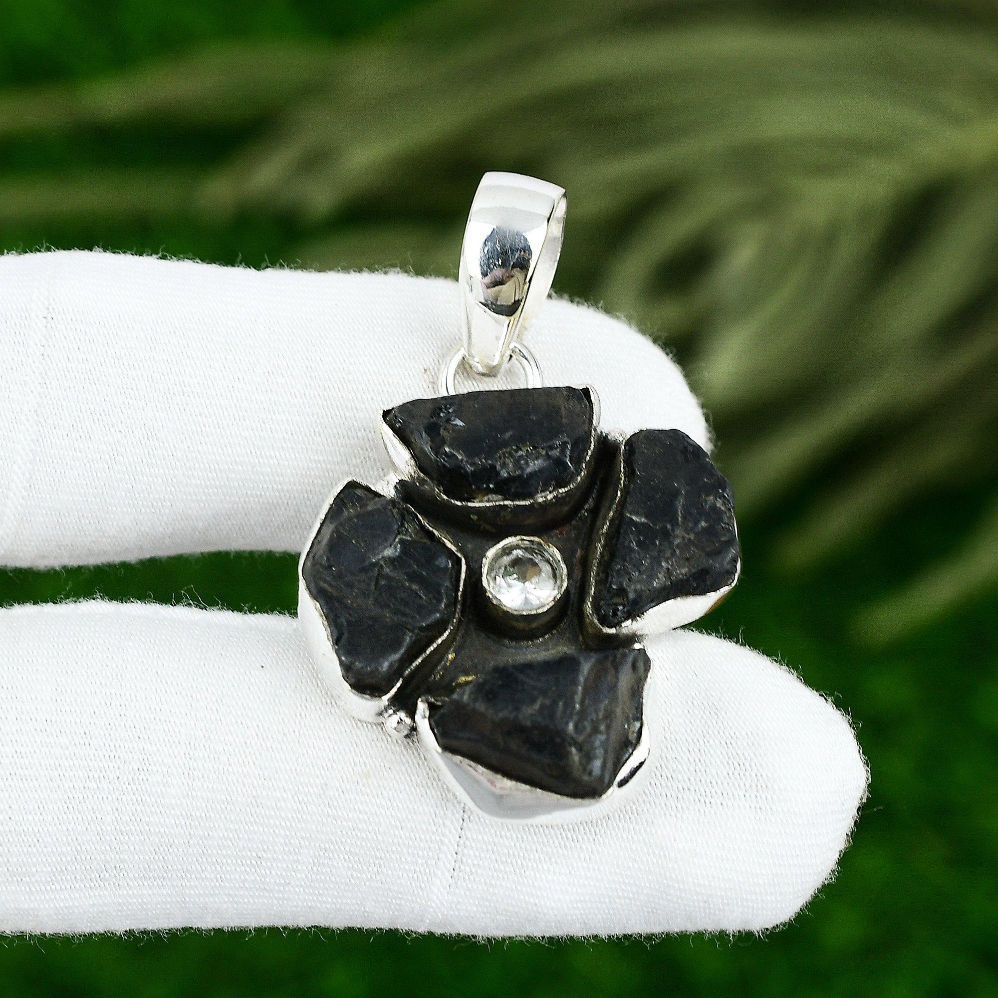 

Серебро 925 пробы Пятиугольник Натуральный Черный Кианит Необработанный Белый Топаз Подвеска Ювелирное изделие для Жены