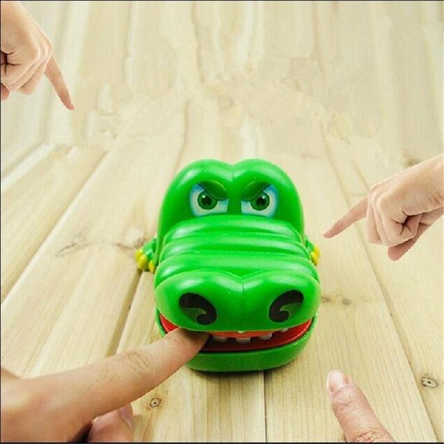 Creative Children Kid Crocodile Mouth Dentist Bite Finger Game Toy Hot