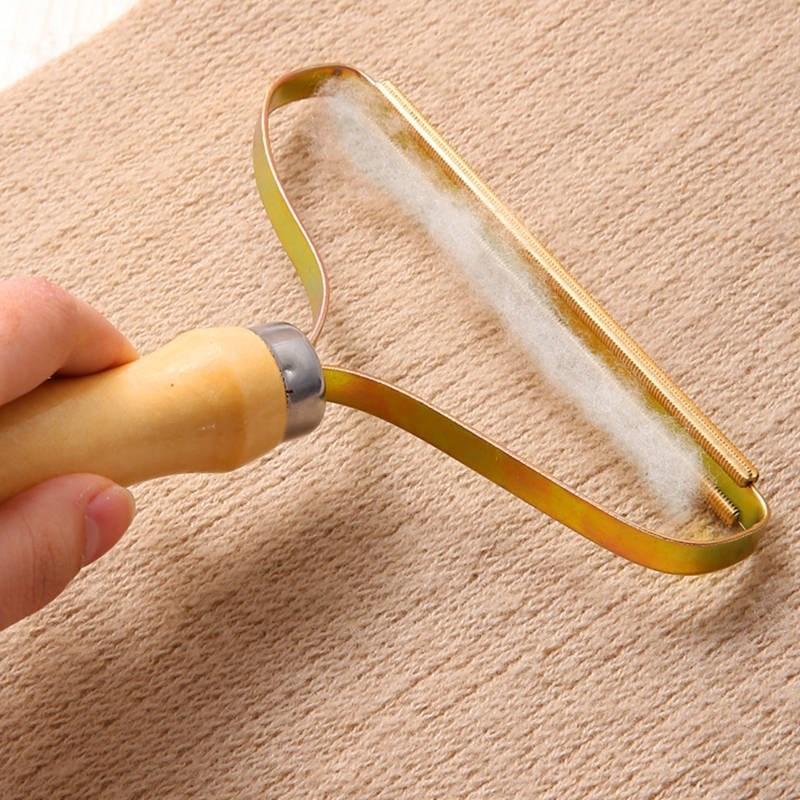 Wooden Handle Lint Remover & De-Fuzzer - Pure Copper Manual Clothes Shaver