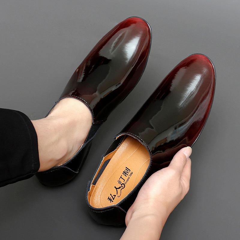 Fashion Hot Selling Men's Shiny Leather Shoes Pointed High-end Banquet Dress Shoes Europe America Trendy Red Men's Business Casual Shoes