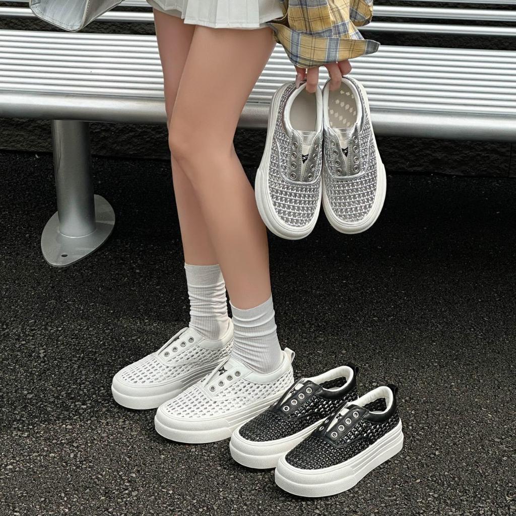 Korean Version of Woven Hollow Fashion Little White Shoes Women's Shoes 2025 Popular Breathable Silver Board Shoes Foreign Comfortable Casual Shoes