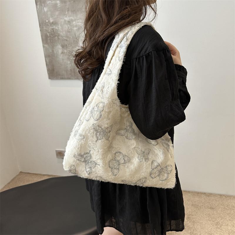 Trendy Japanese-inspired Large Capacity Shoulder Bag For Artistic And Casual Summer Looks