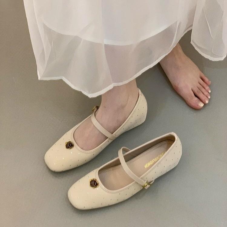 Retro Camellia Inner Height Increase Square Head Mary Jane Single Shoes One-word Buckle Belt Thick Heel with Skirt Small Leather Shoes Women