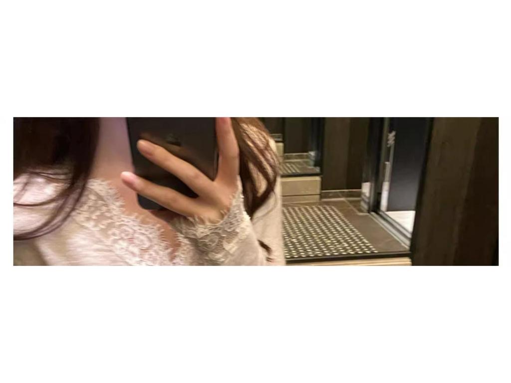 Spring 2025 Lace-Trimmed V-Neck Slim Knit Top for Women - Single-Breasted Sweater Shirt