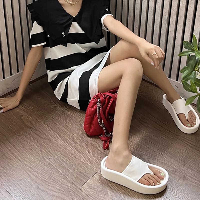 Fashion 2024 Summer Clip Toe Women Slippers Fashion Elegant Soft Sole Slides Shoes Ladies Casual Beach Platform Flats Sandalias