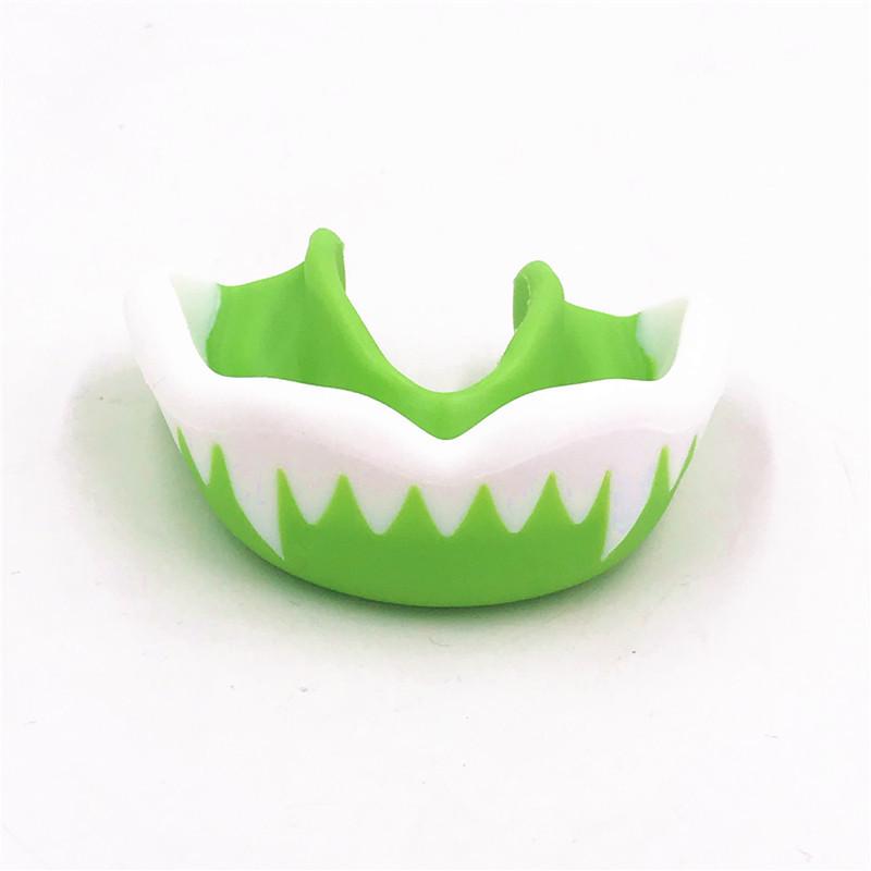 Fang Sports EVA Reusable Mouthguard for Adults - Ideal for Sanda, Boxing, and Rugby зелёный