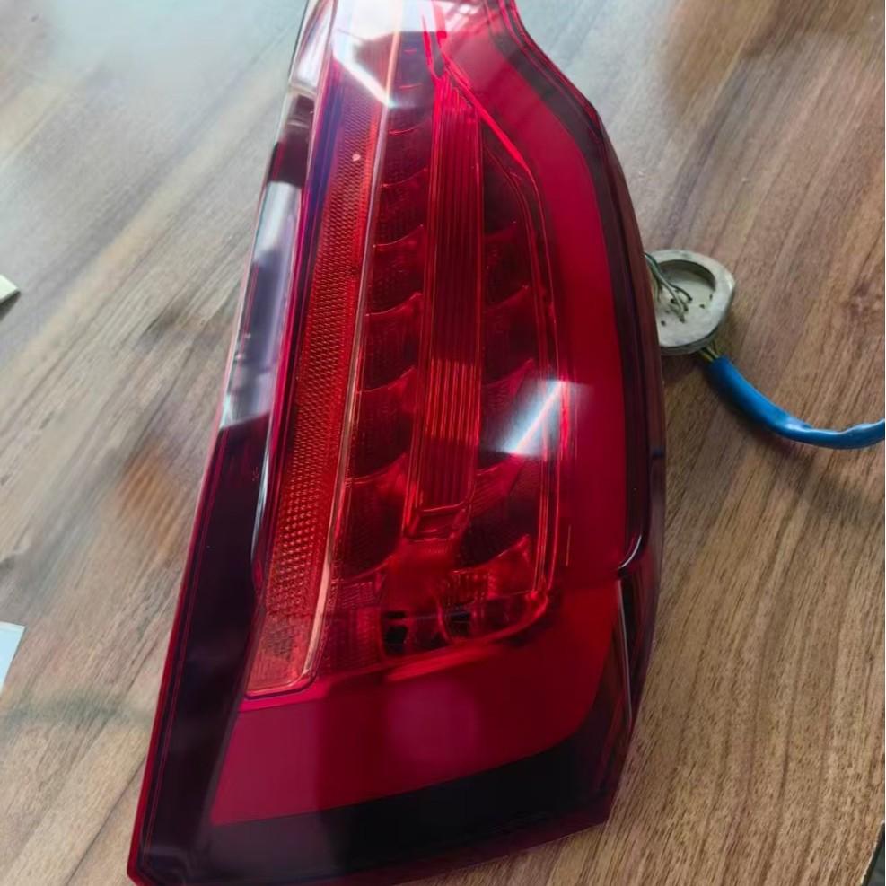 Задний фонарь Zotye SR7 - Б/у деталь 1 piece