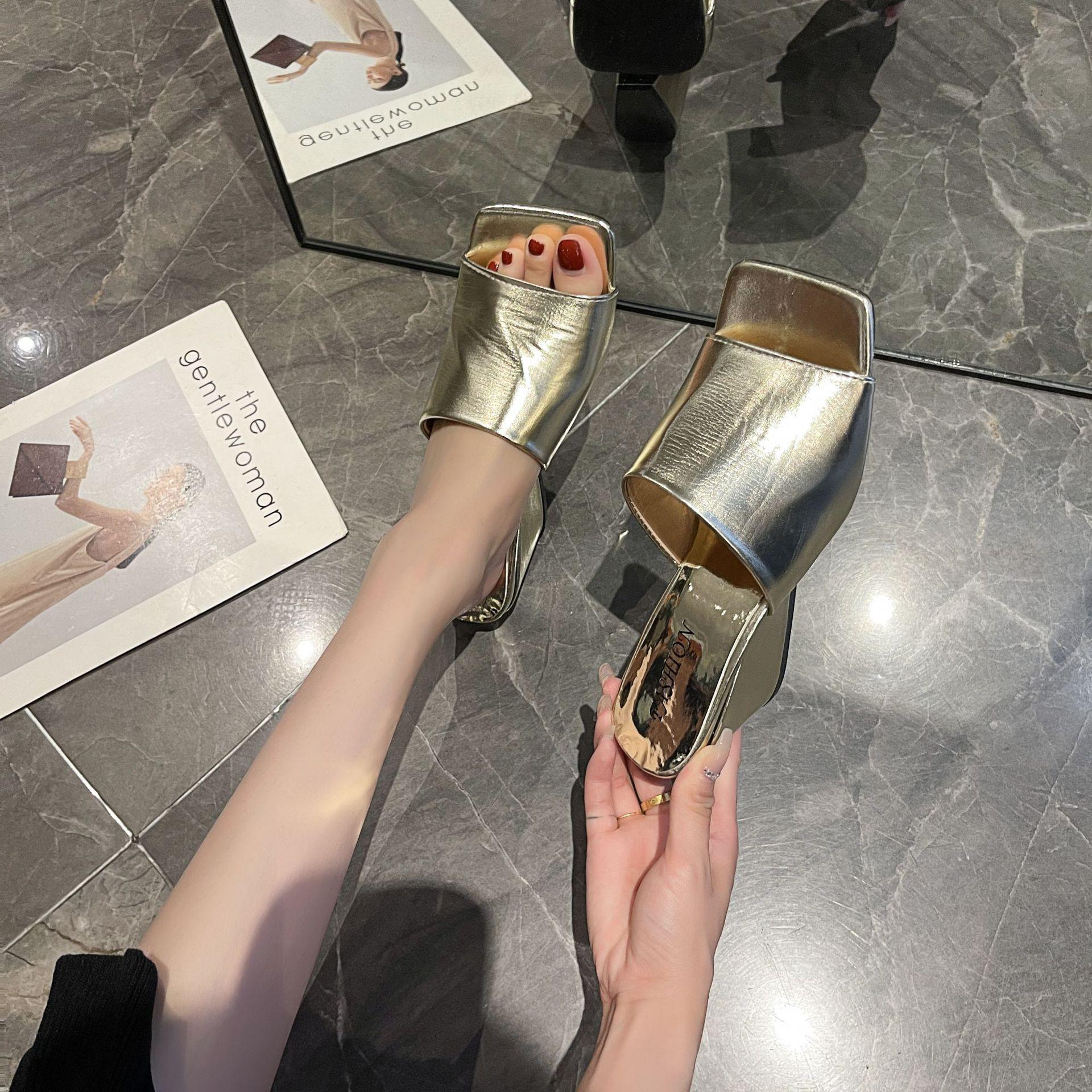 

In the summer and autumn of 2024, the new square head simple sandals wedge heels high heels one-word slippers are fashionable and cool for women 39 золотий