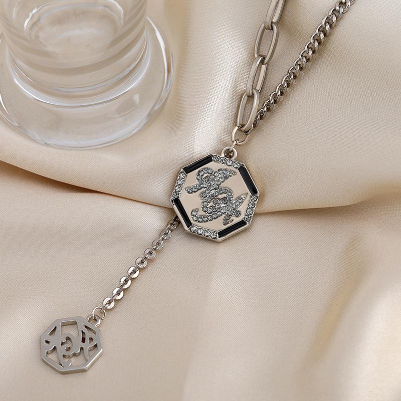 

Осеннее универсальное шикарное и зимнее художественное слово ожерелье для женщин в кофейно-золотом и платиновом цветах Coffee Gold