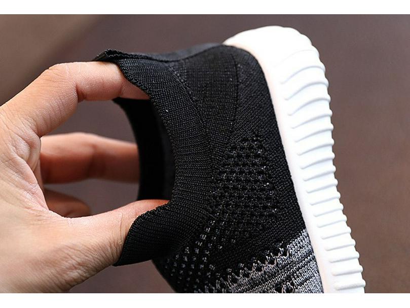 22 neue Frühlings-Schlupfschuhe für Kinder mit Mesh-Oberfläche und weicher Sohle für den Sport