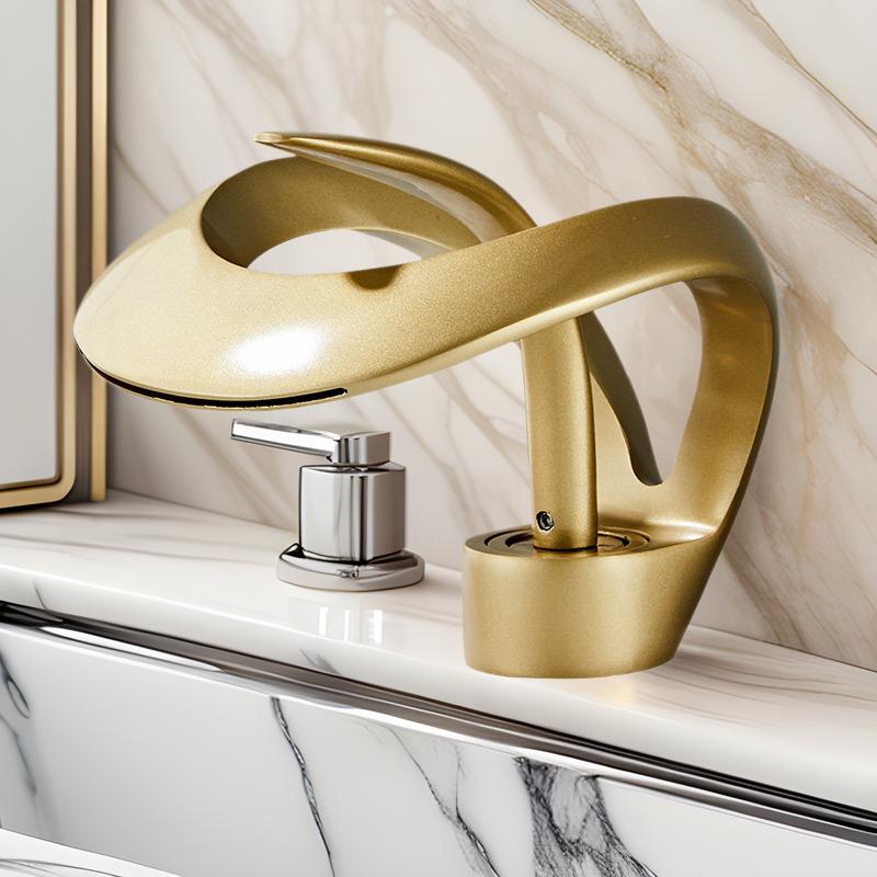High-End European Style Brass Waterfall Basin Faucet in Golden Finish for Luxury Hotels and Villas