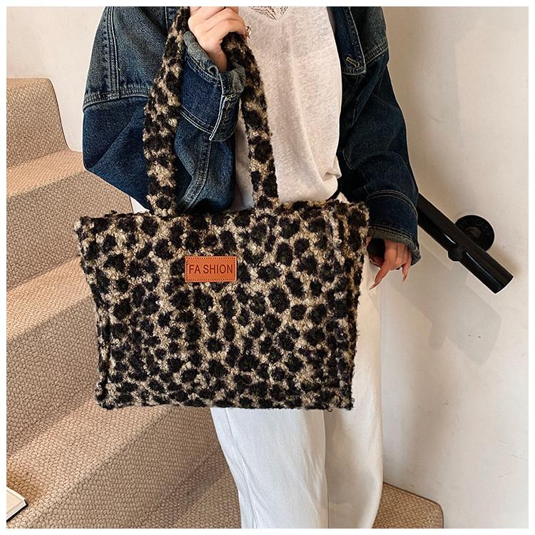 Leopard Print Tote Bag With Plush Material For Casual Streetwear Fashion