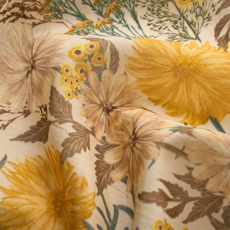 New light and breathable 61 * 61cm small square scarf yellow small daisy print sweet and cute women's silk scarf