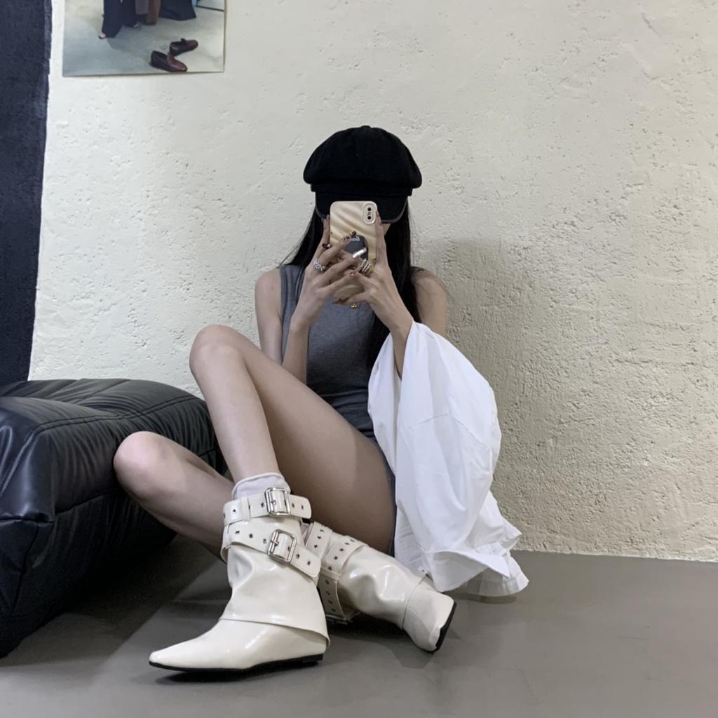 2025 autumn and winter new round head inner slope heel belt buckle low tube thin fashion Martin western women's short boots