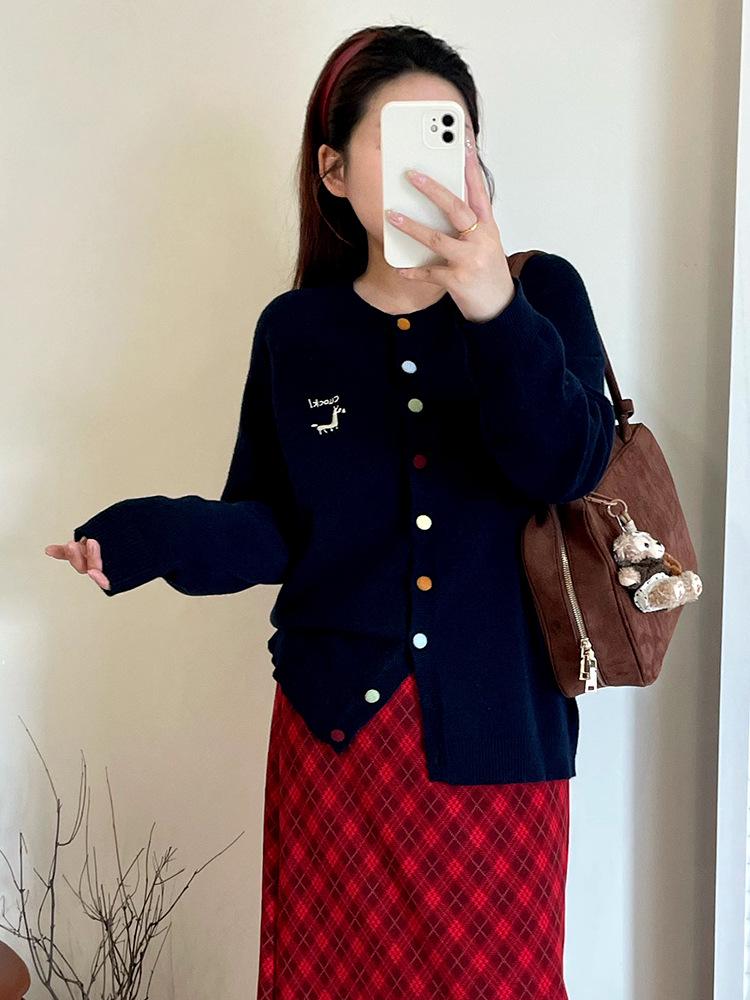 Plus Size Women's Embroidered Round Neck Long Sleeve Velvet Knit Cardigan 2025 Winter Collection