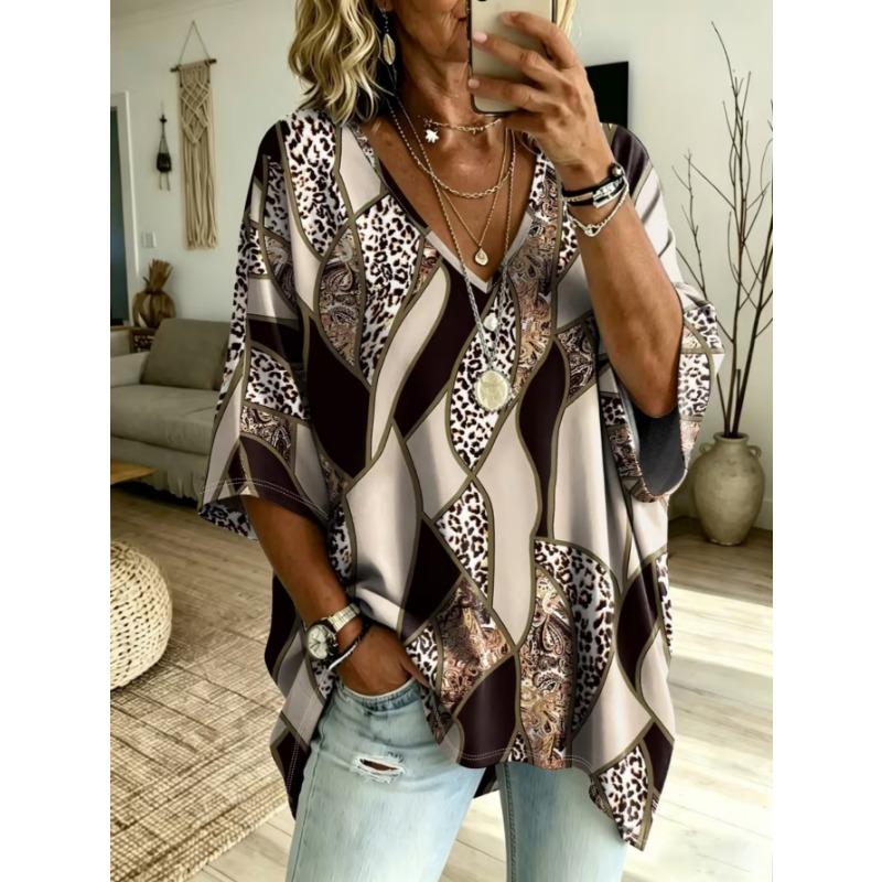 Camiseta de cuello en V de talla grande para mujer, top retro casual, con diseño estampado, moderna y versátil, lavable a máquina.