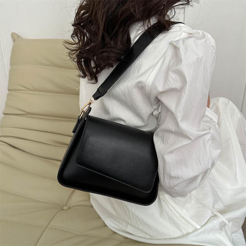 Fashionable Small Crossbody Bag Chic Shoulder Bag In Versatile Colors For Trendy Street Style Women