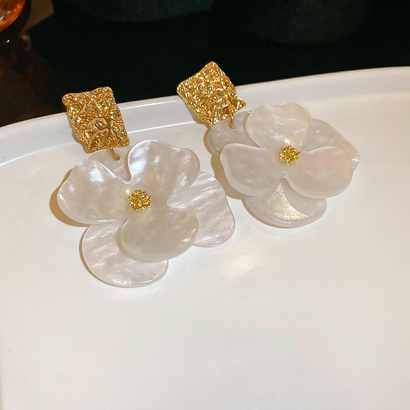 Maillard Acrylic Flower Dangle Earrings for Women Exaggerated Design Resin Earring Fresh Versatile Fashion Jewelry Travel B1