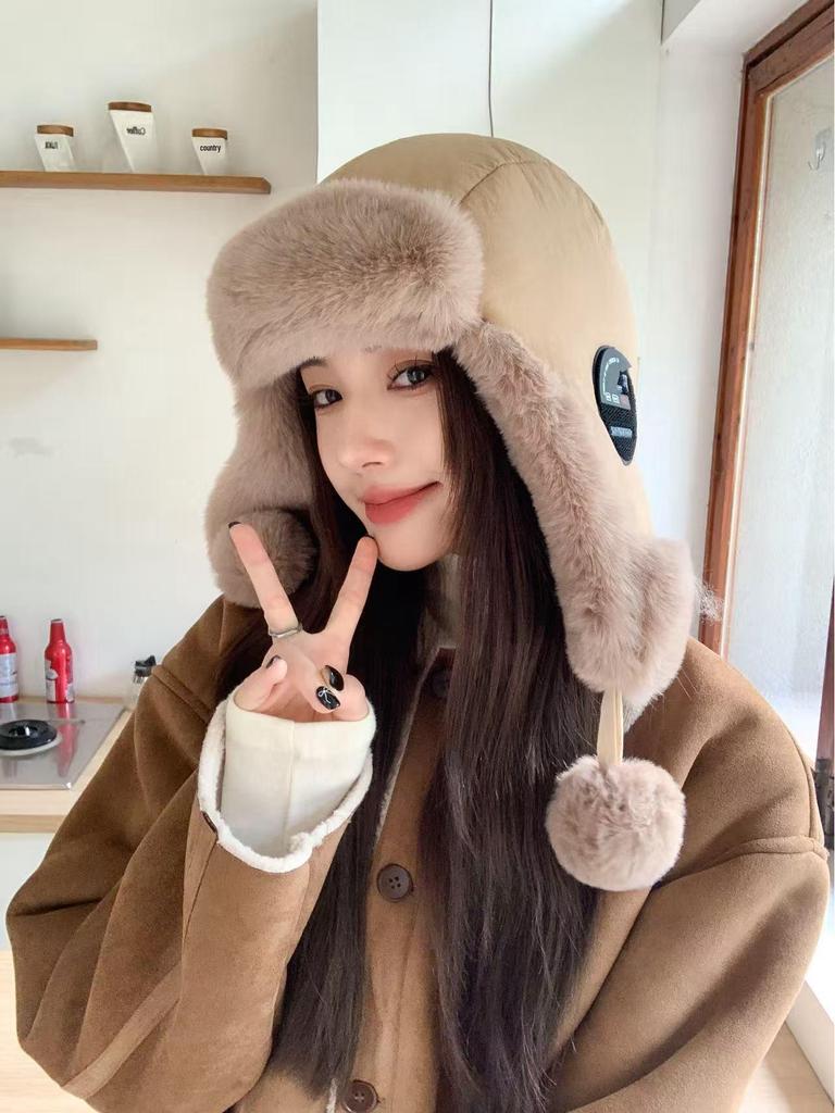 2025 Damen Verdickte Warme Daunen Lei Feng Mütze für Herbst & Winter, Vielseitig, Plüsch, Großer Kopfumfang.