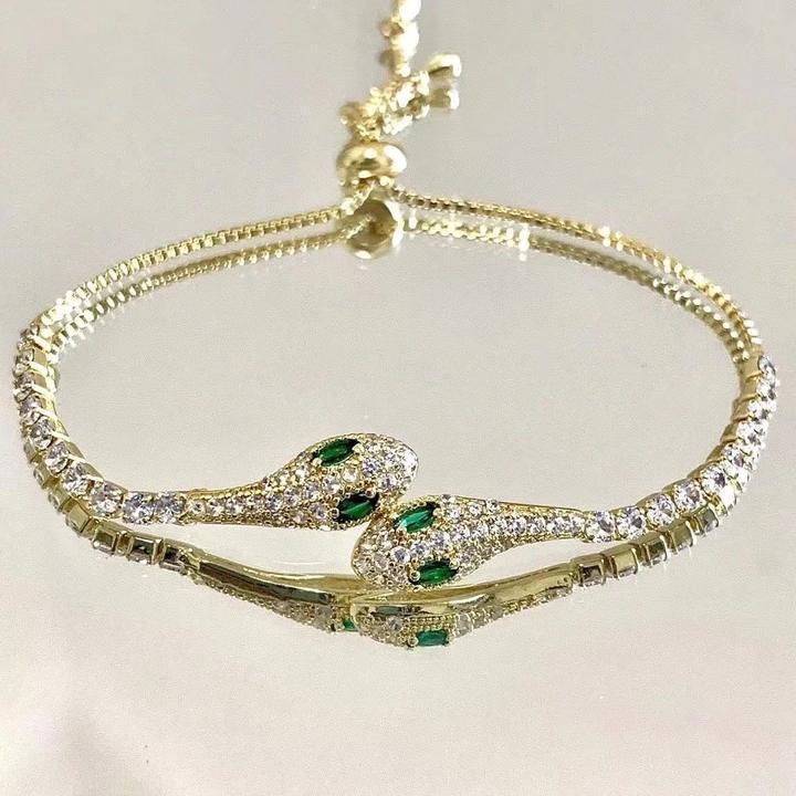 Real Gold-Plated Snake-Shaped Zircon Bracelet: Elegant, Luxurious, and Exquisite Hand Jewelry with a Niche Design.