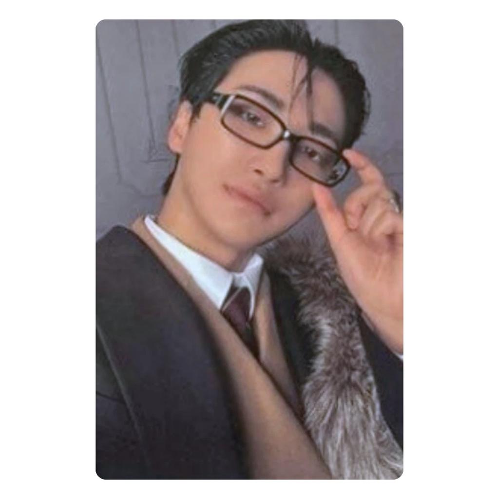 PRZEDSPRZEDAŻ 13. MINI ALBUMU ATEEZ GOLDEN HOUR : Część 4 KARTKA ZE ZDJĘCIEM POCA JAPAN POB OFICJALNA