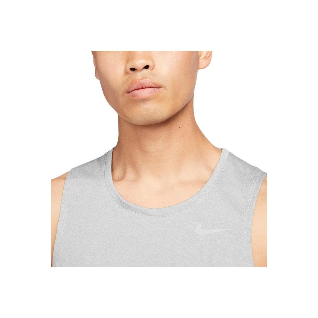 Nike Dri-FIT Miler Einfarbig Laufen Lässig Locker Bequem Kühl Atmungsaktiv Rundhals Ärmellos Tanktop Herren Oberteile Grau DV9322-097