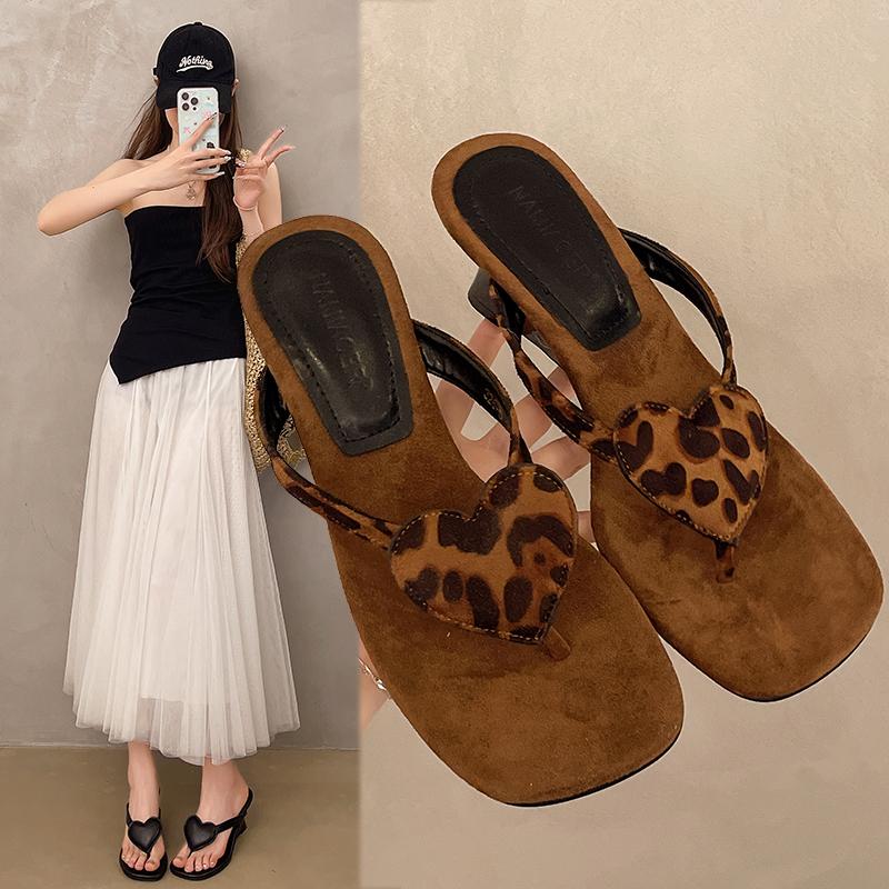 Fashion Fashion Temperament Wedge Flip-flops Women's Wear 2025 New Summer Hundred with Thick Soles Increase Toe Sandals