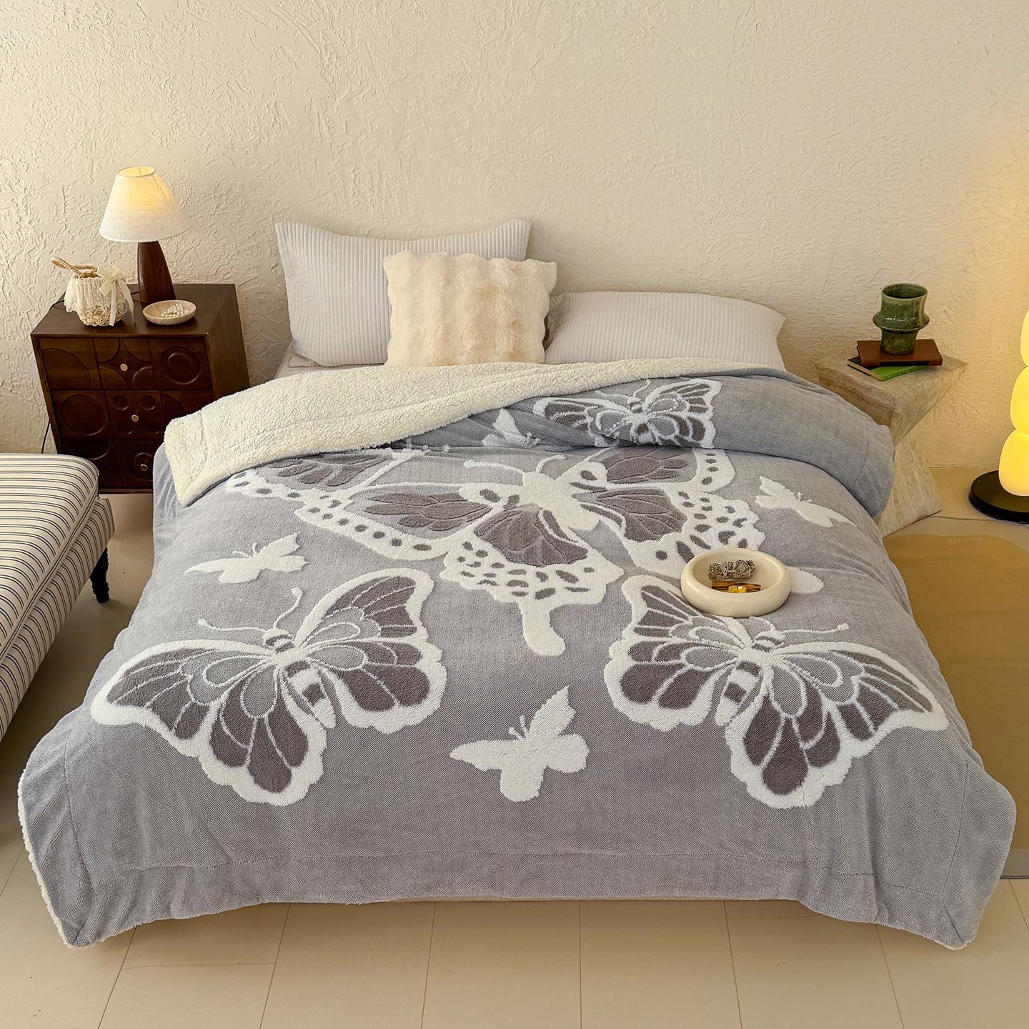 

2025 New 5D Butterfly Embossed Fleece Blanket Autumn Winter Queen Size Thick Warm Double Bed Blanket Cozy Soft Plush Bedspread 2.0x2.3m серый