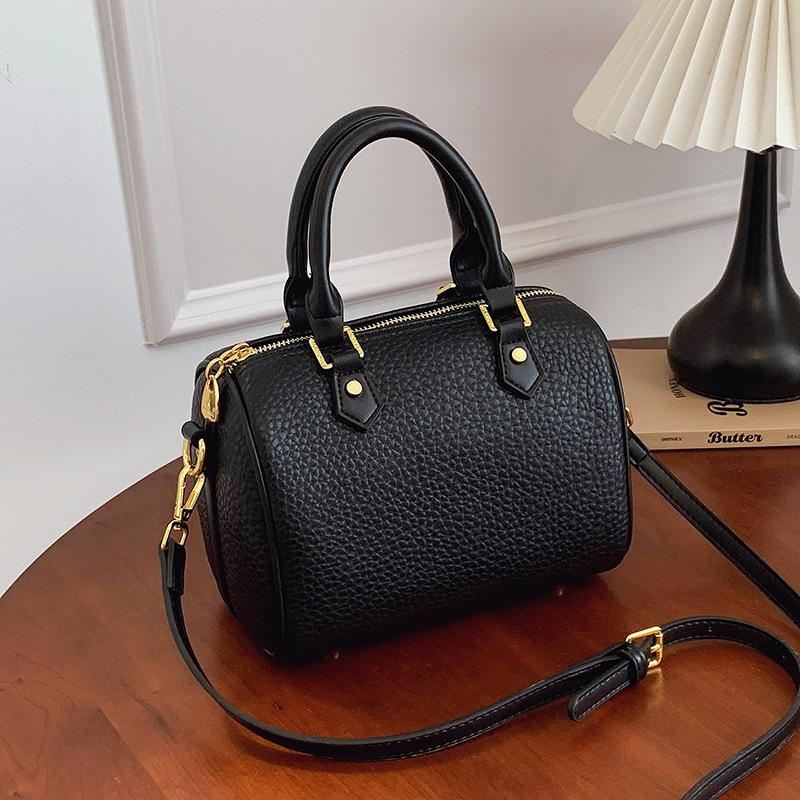 This Year's Popular Bags, Women's 2025 New Trendy Portable Pillow Bags, High-end Versatile Shoulder Bags, Messenger Bags.