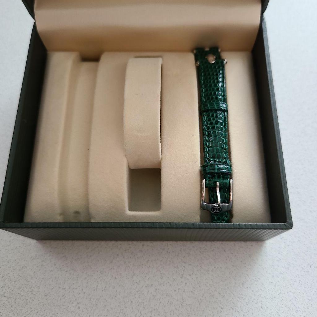 Used GUCCI Watch Replacement Strap Green Crocodile Embossed 10mm & Case Included