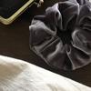 Oar Vintage Velvet Volume Scrunchie[Charcoal]