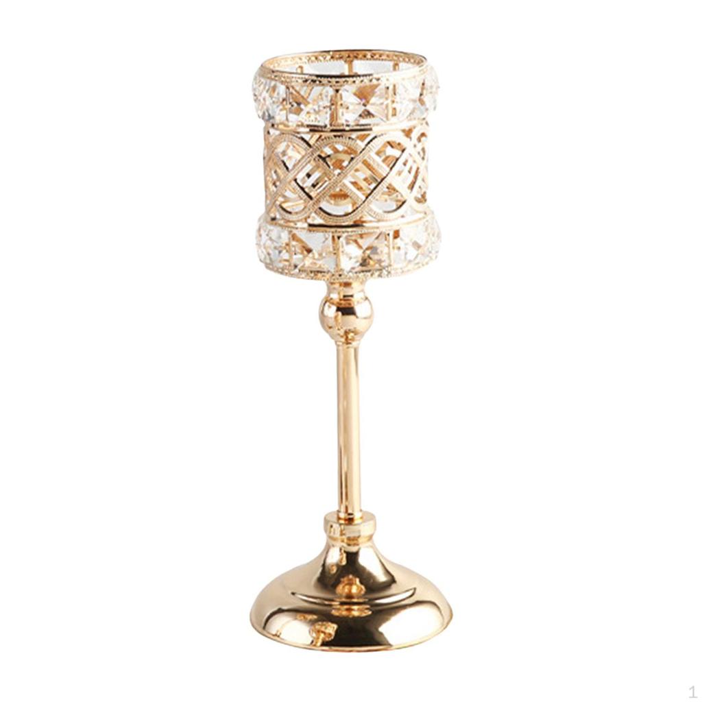 Elegante goldene Kerzenhalter für stilvolle Heimdekoration